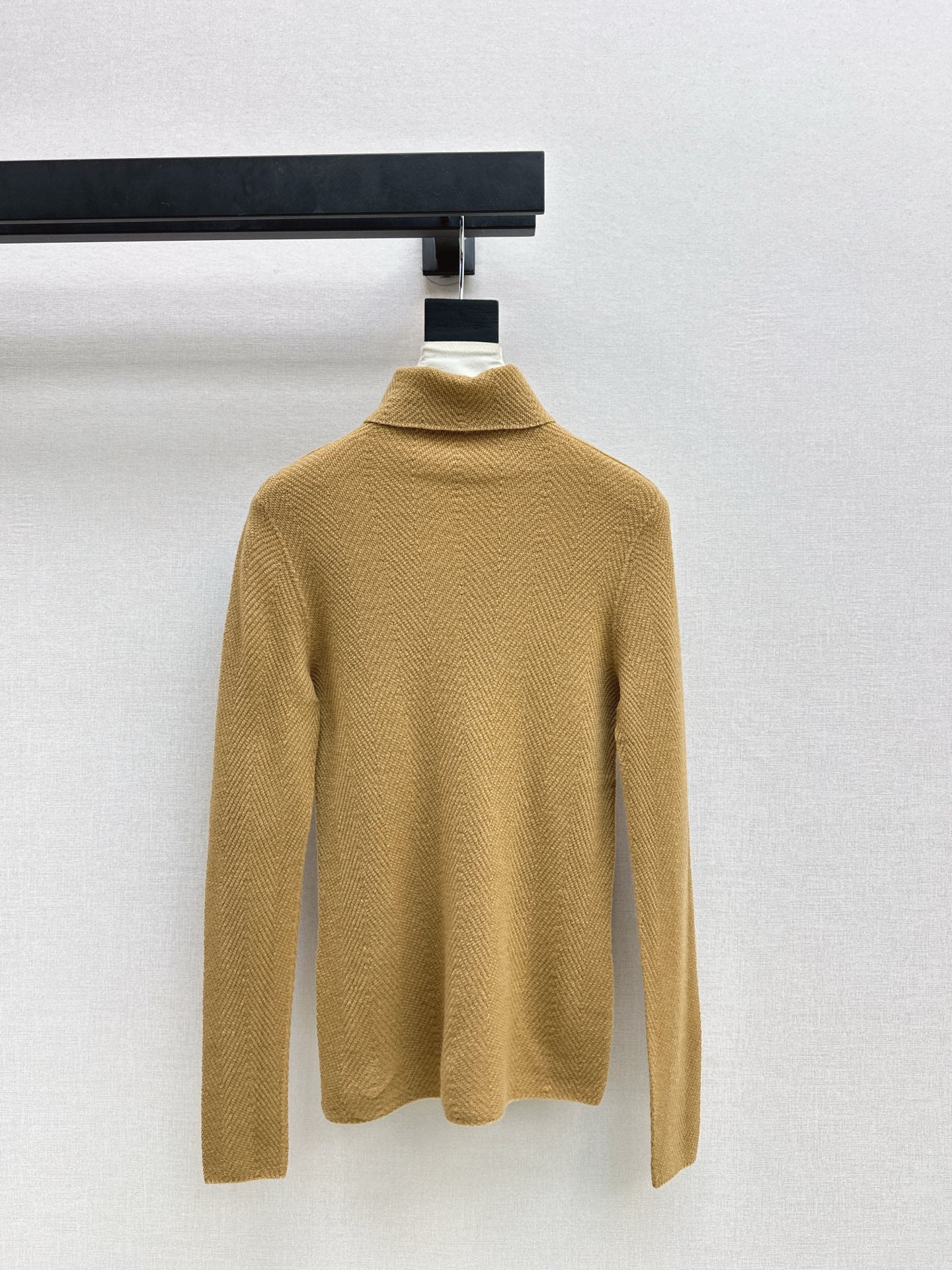 Loro NEW turtleneck base layer