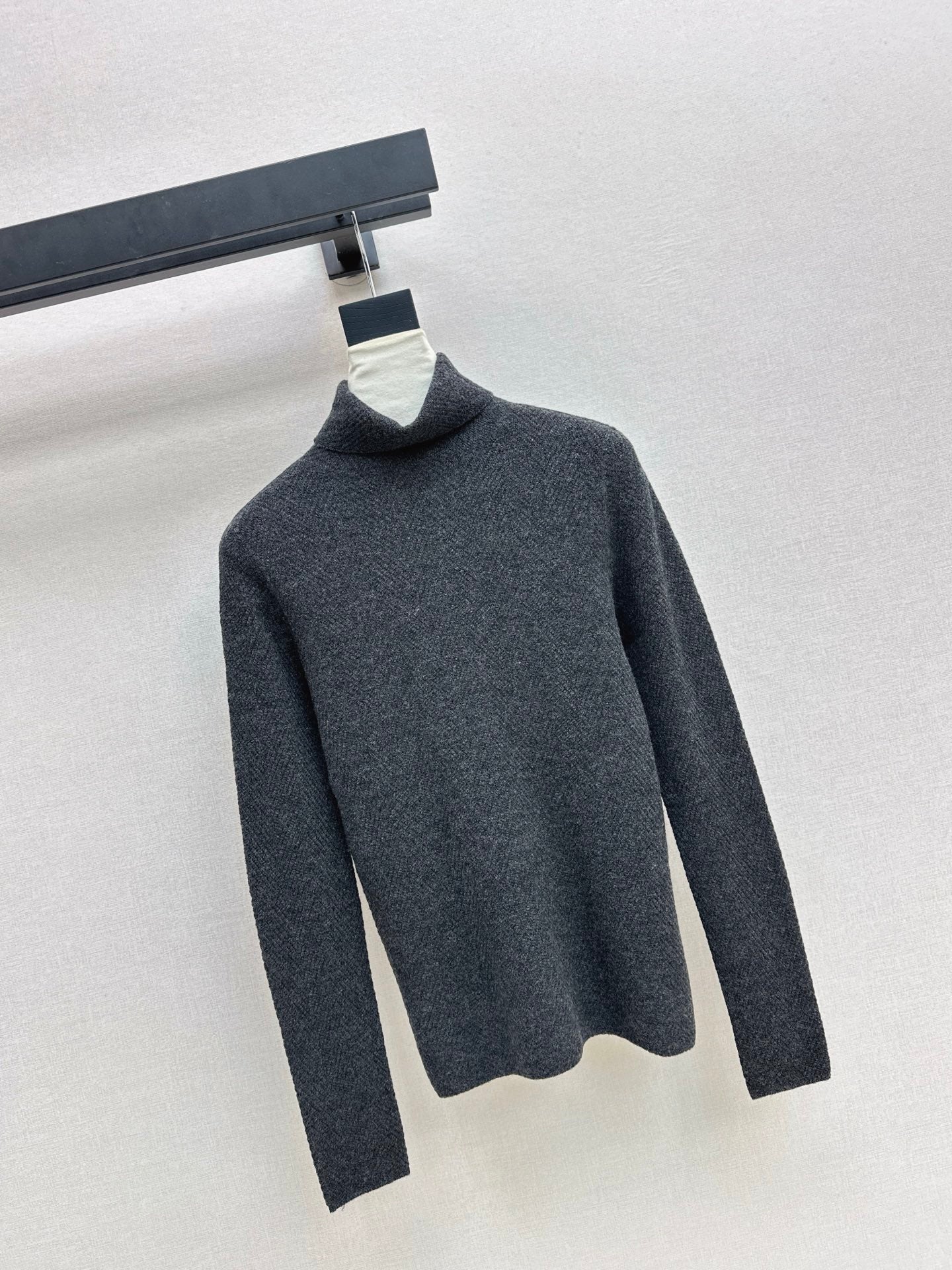 Loro NEW turtleneck base layer