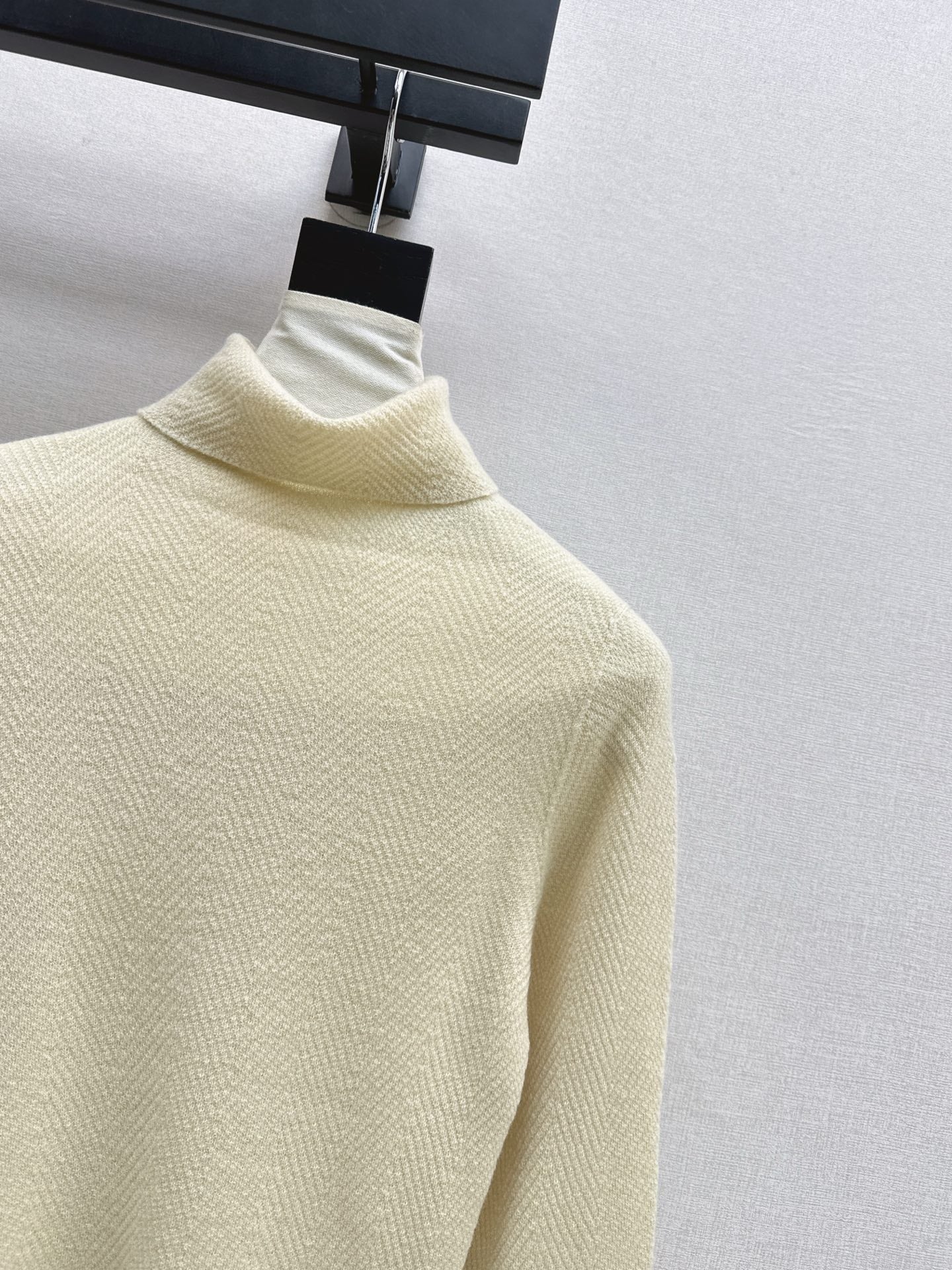 Loro NEW turtleneck base layer