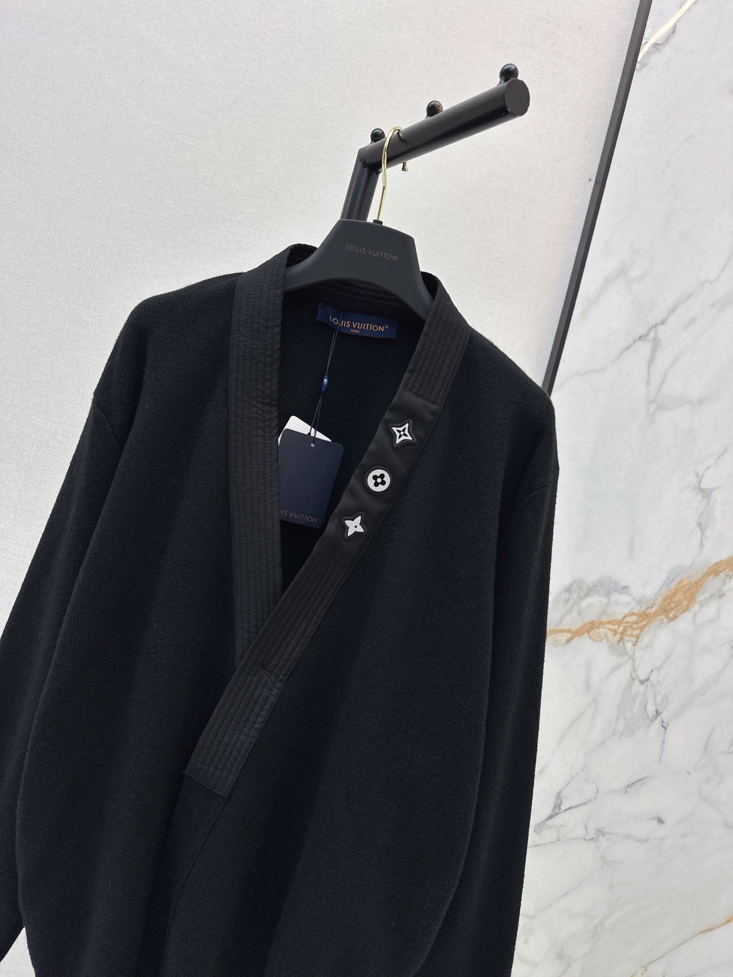 Louis NEW V-neck cardigan