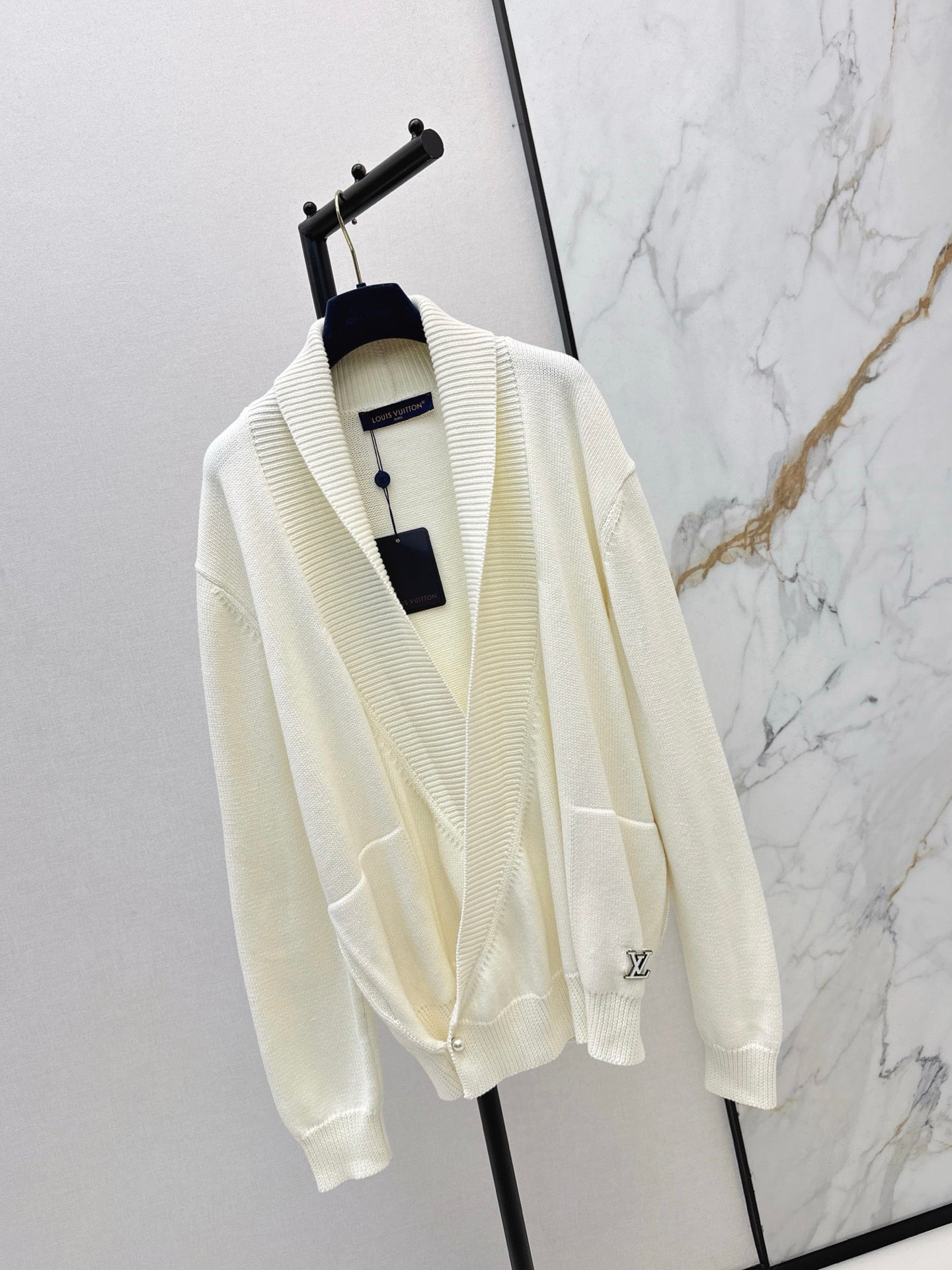 Louis NEW Side-button cardigan