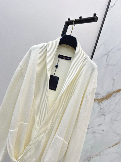 Louis NEW Side-button cardigan