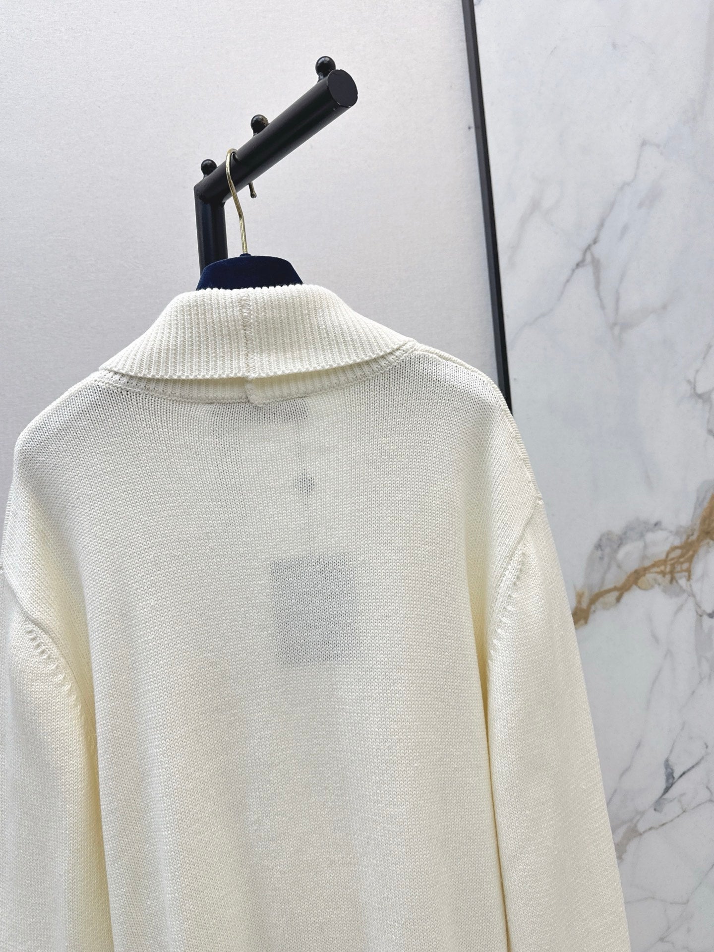 Louis NEW Side-button cardigan