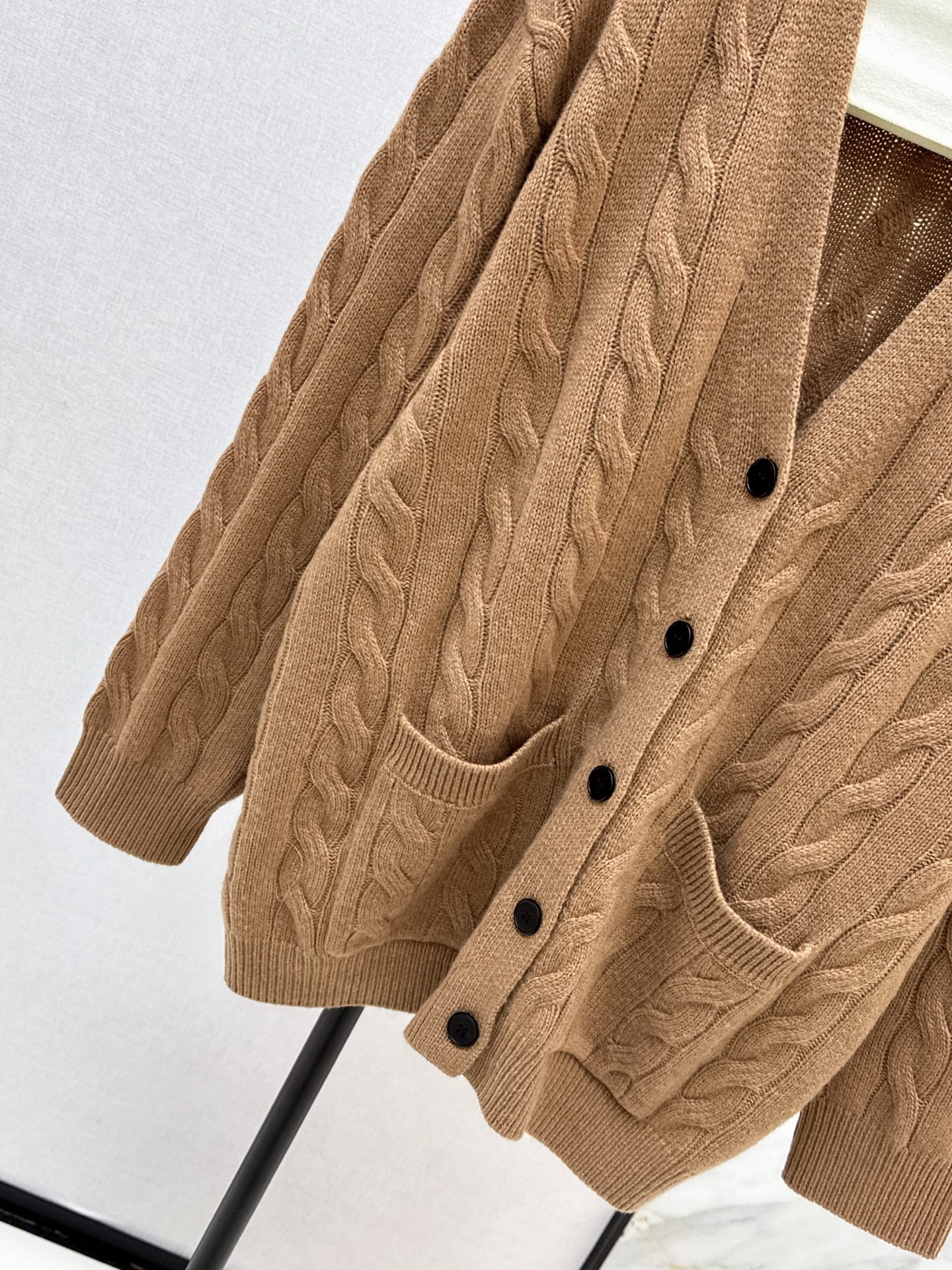 Ral NEW Loose V-neck cardigan