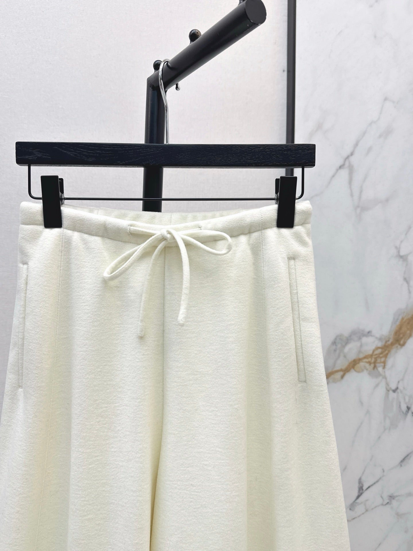 Brune NEW Straight pants