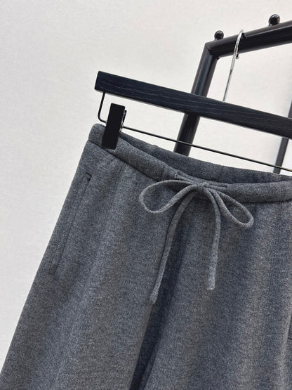 Brune NEW Straight pants