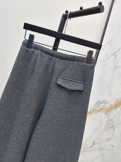 Brune NEW Straight pants