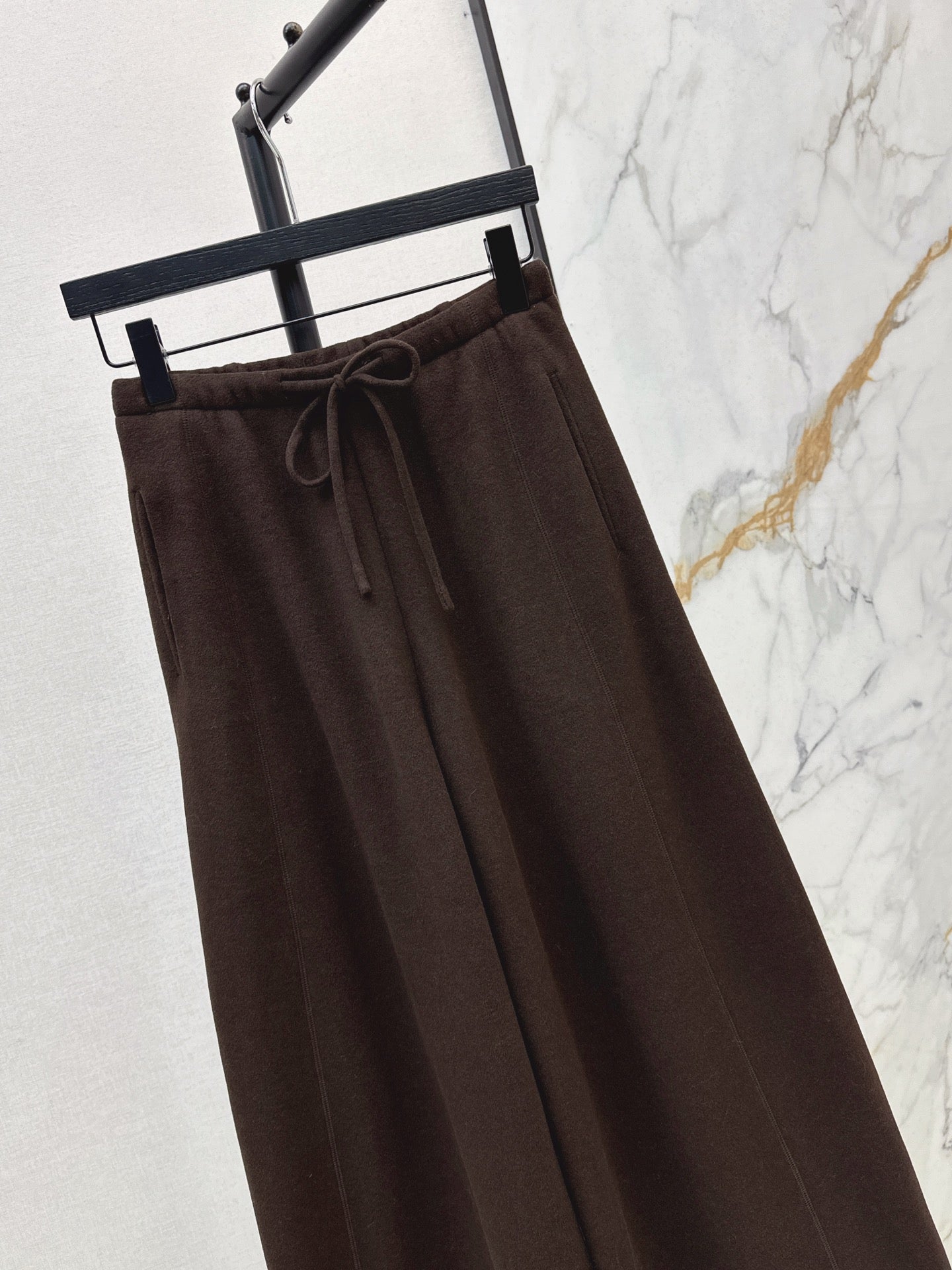 Brune NEW Straight pants