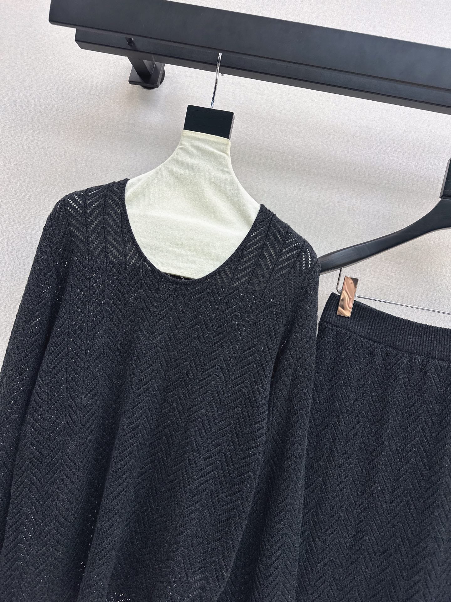 Brune NEW knitted suit