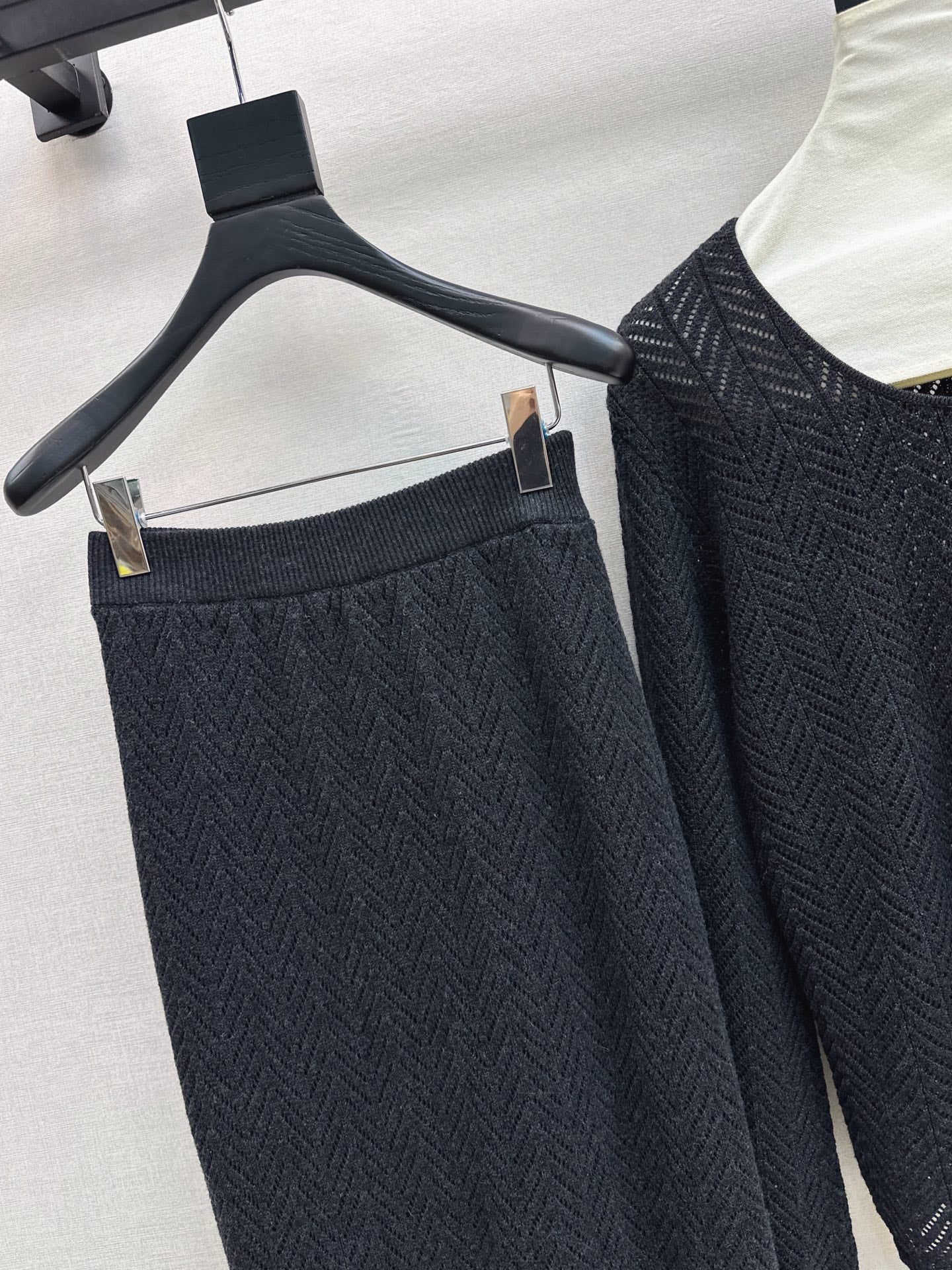 Brune NEW knitted suit