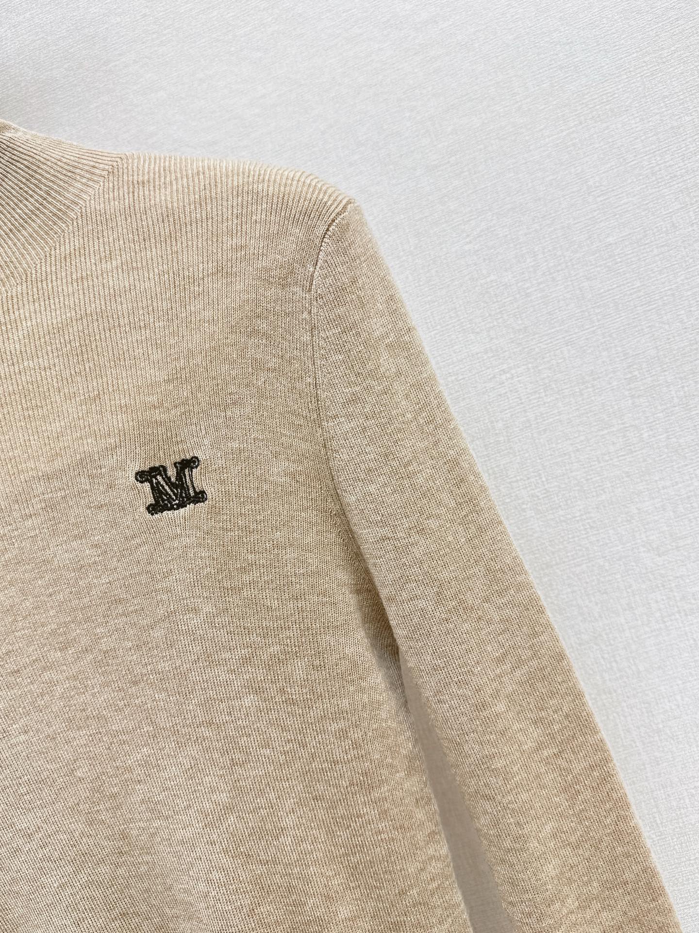 Max NEW turtleneck base layer