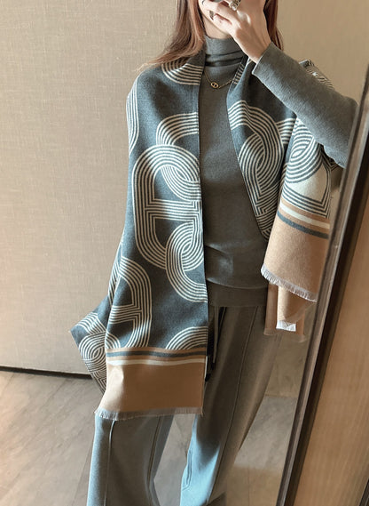 Herm NEW knitted suit