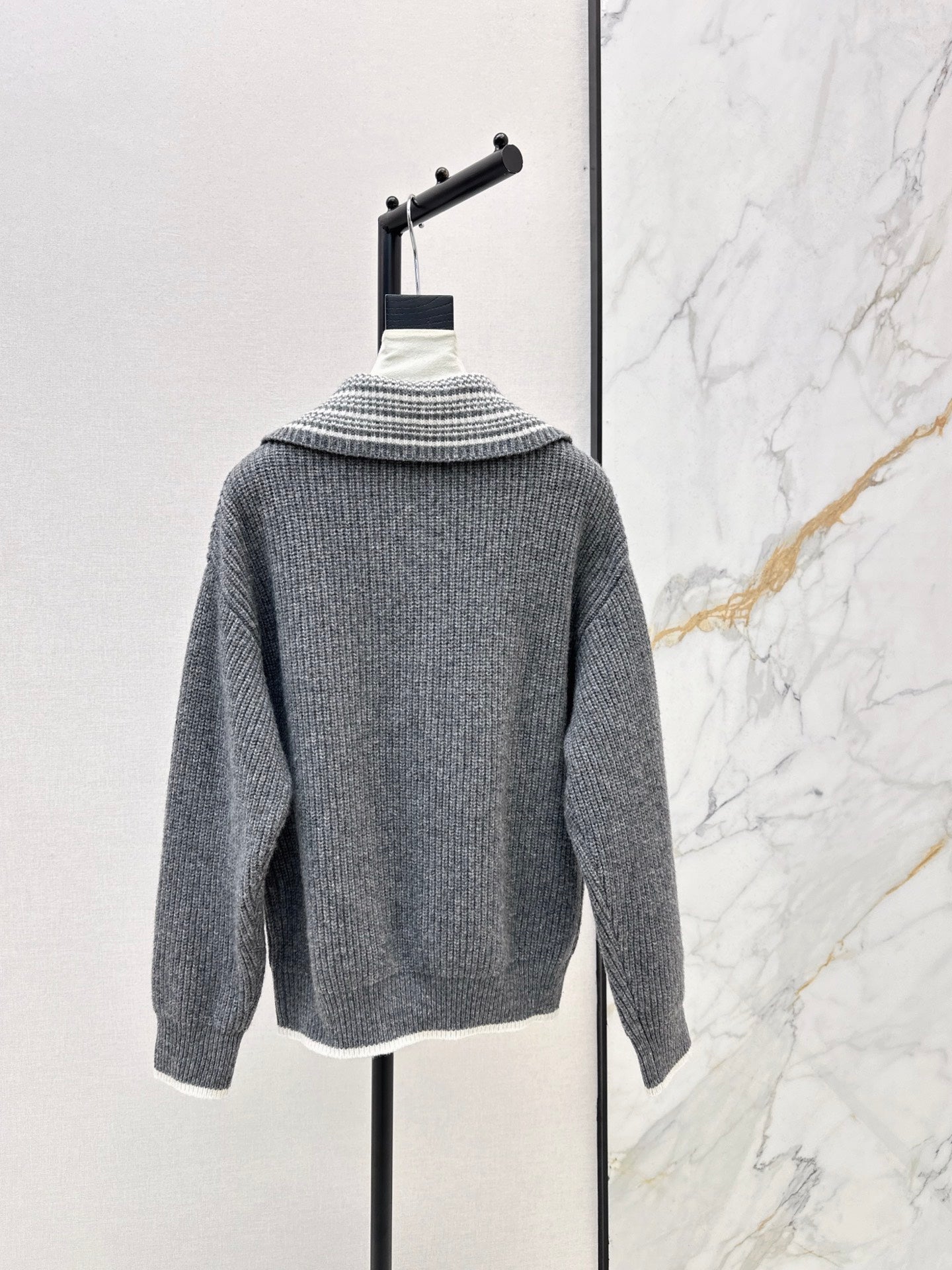 Loro NEW knitted sweater