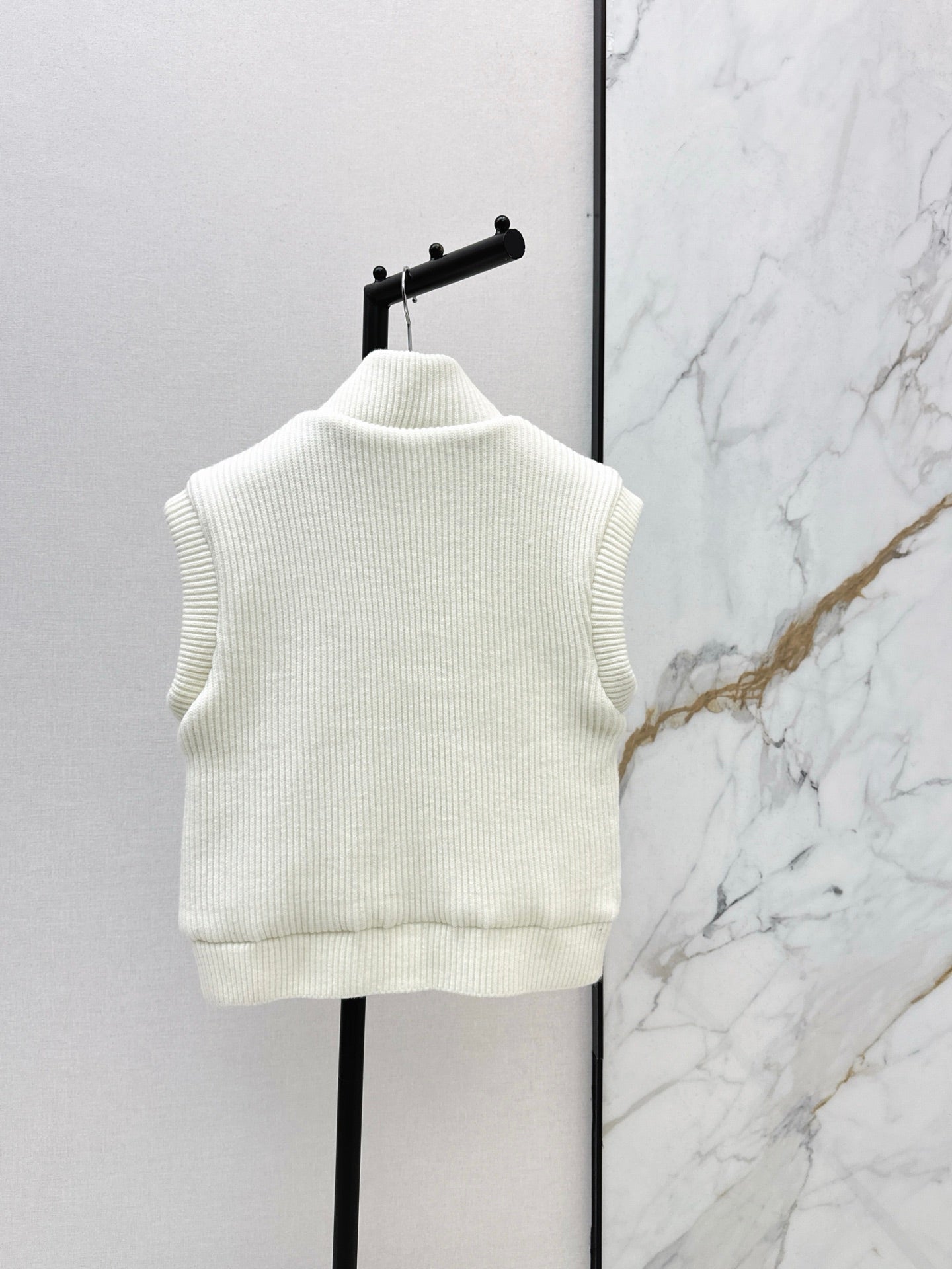 Herm NEW wool knitted vest