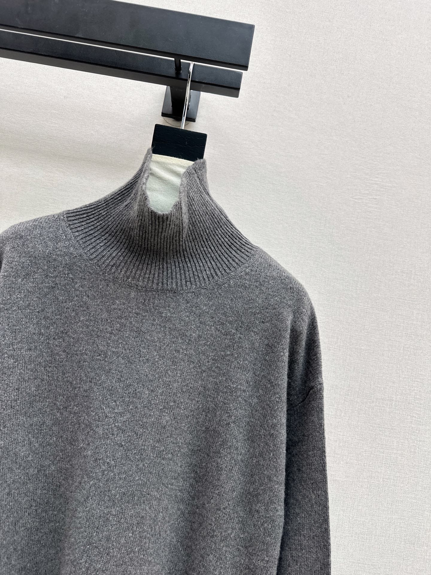 Ce1i NEW Wool sweater