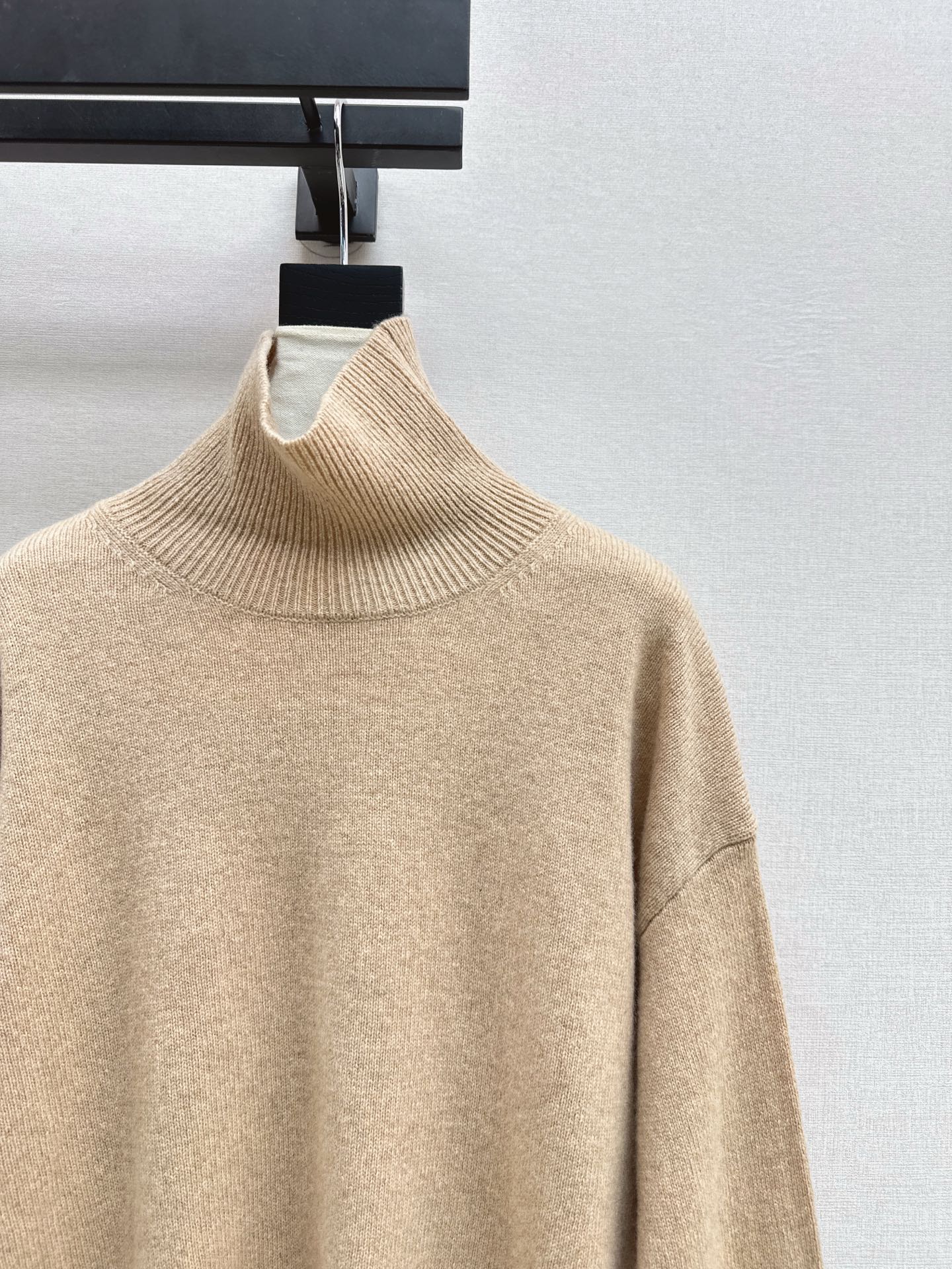 Ce1i NEW Wool sweater