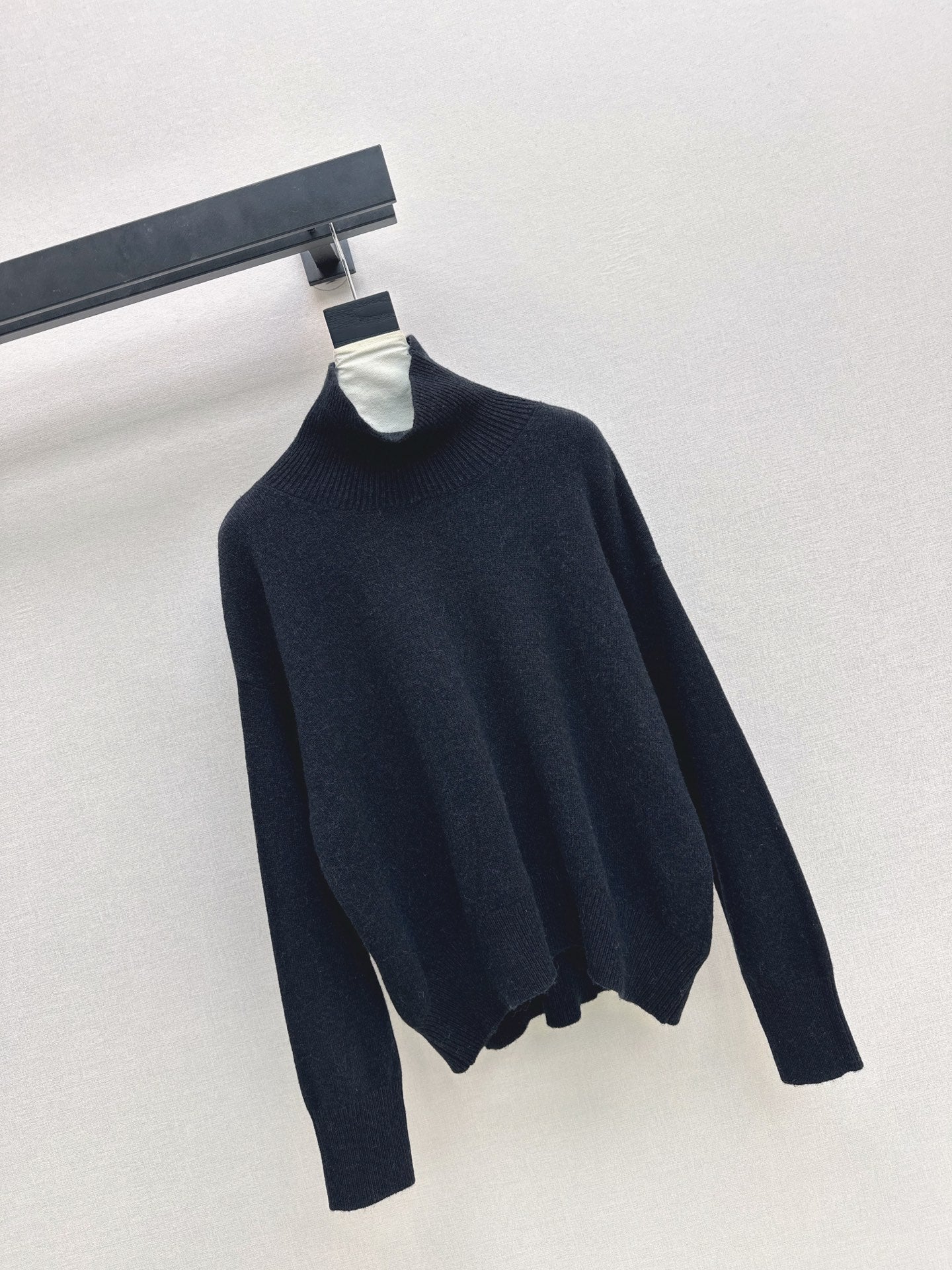 Ce1i NEW Wool sweater
