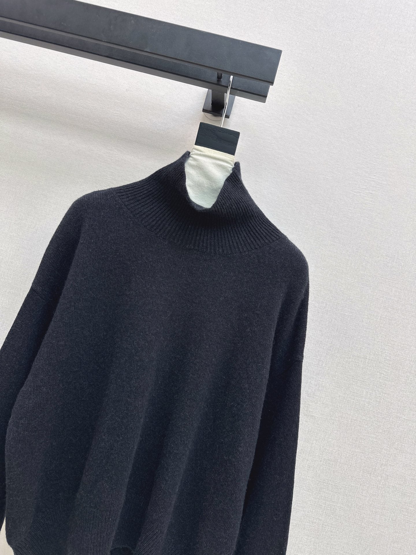 Ce1i NEW Wool sweater