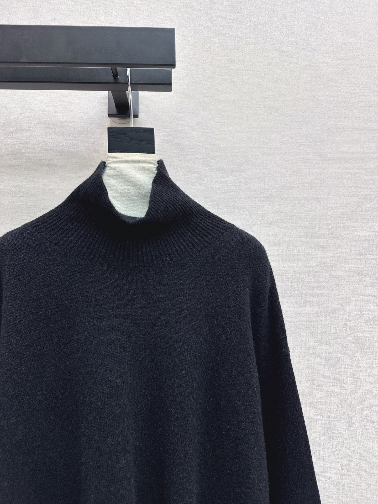 Ce1i NEW Wool sweater