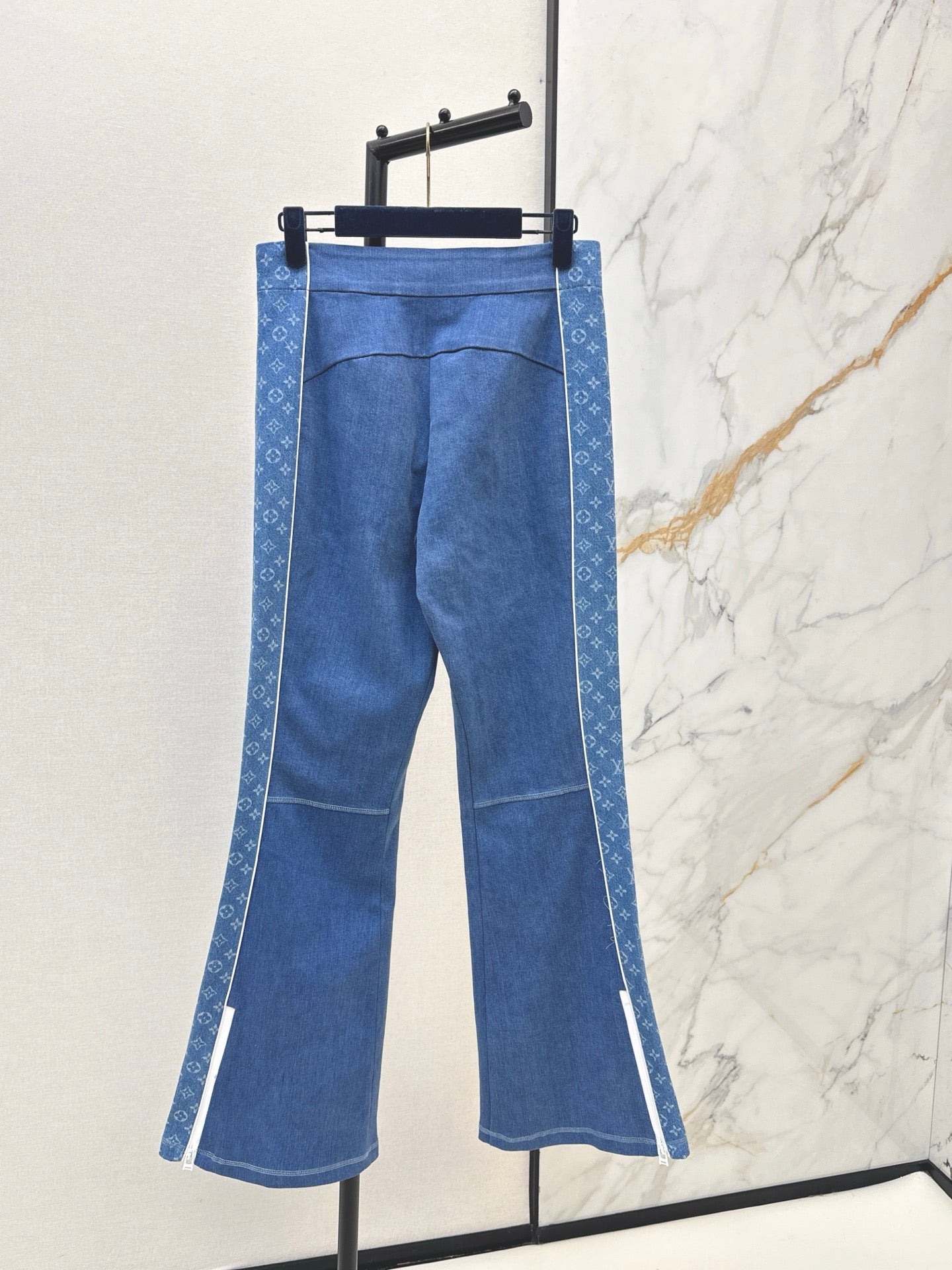 Louis NEWflared jeans