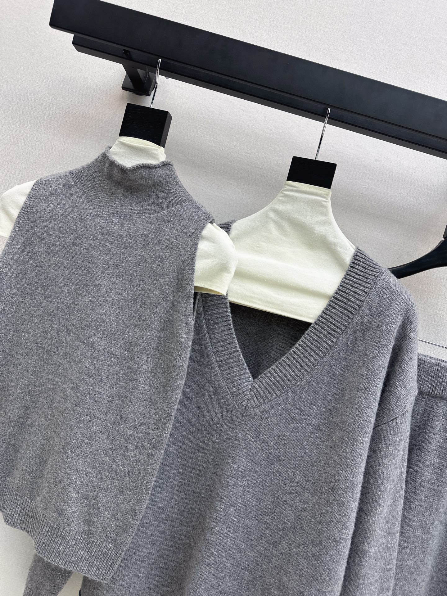 Brun NEW Knitted three-piece set