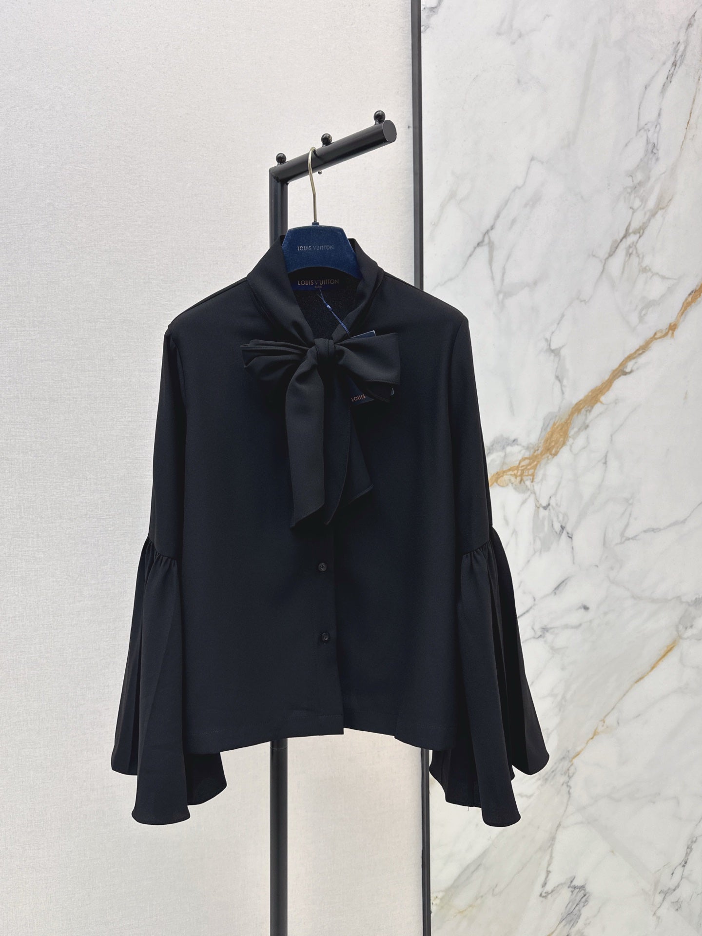 Louis NEW ribbon flare sleeve shirt