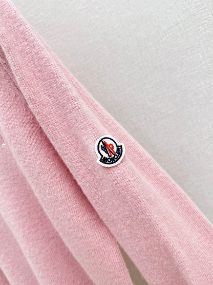 Monc NEW Crew neck sweater