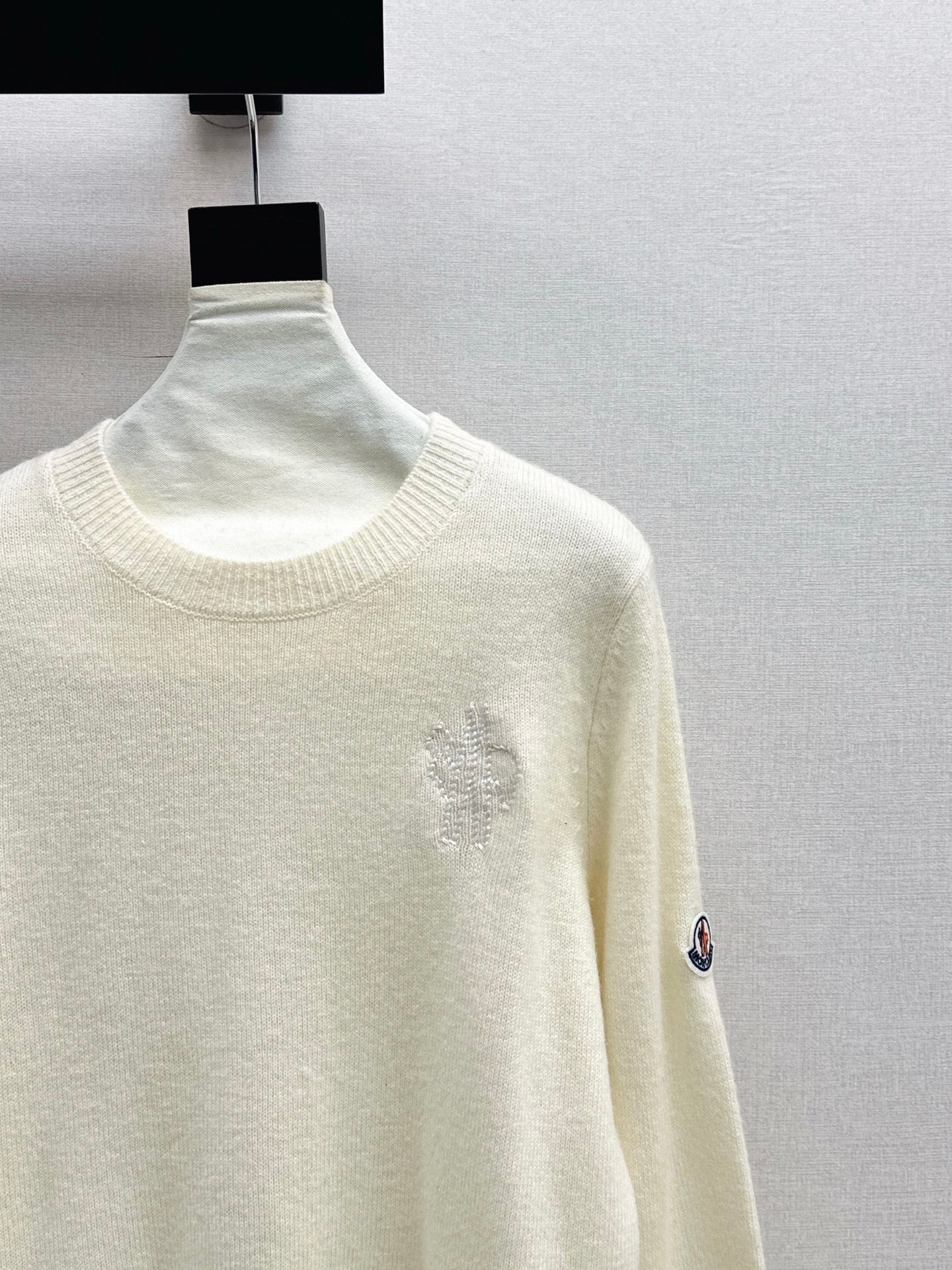 Monc NEW Crew neck sweater