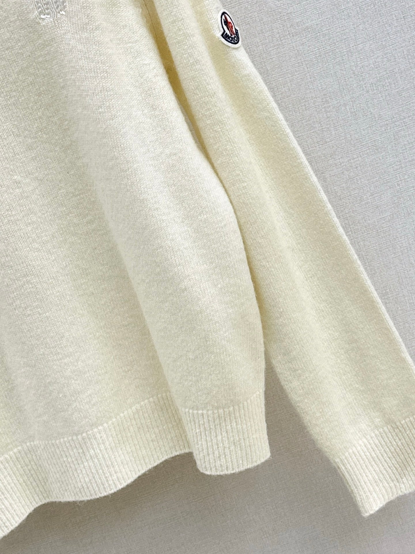 Monc NEW Crew neck sweater