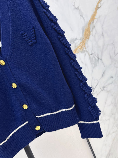 Va1 NEW knitted cardigan