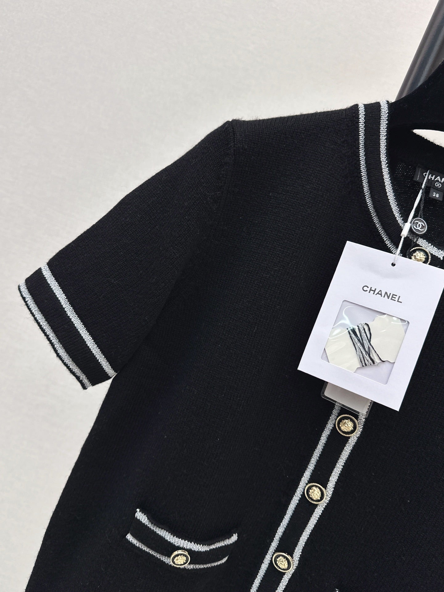 Chan NEW Short-sleeved knitted cardigan