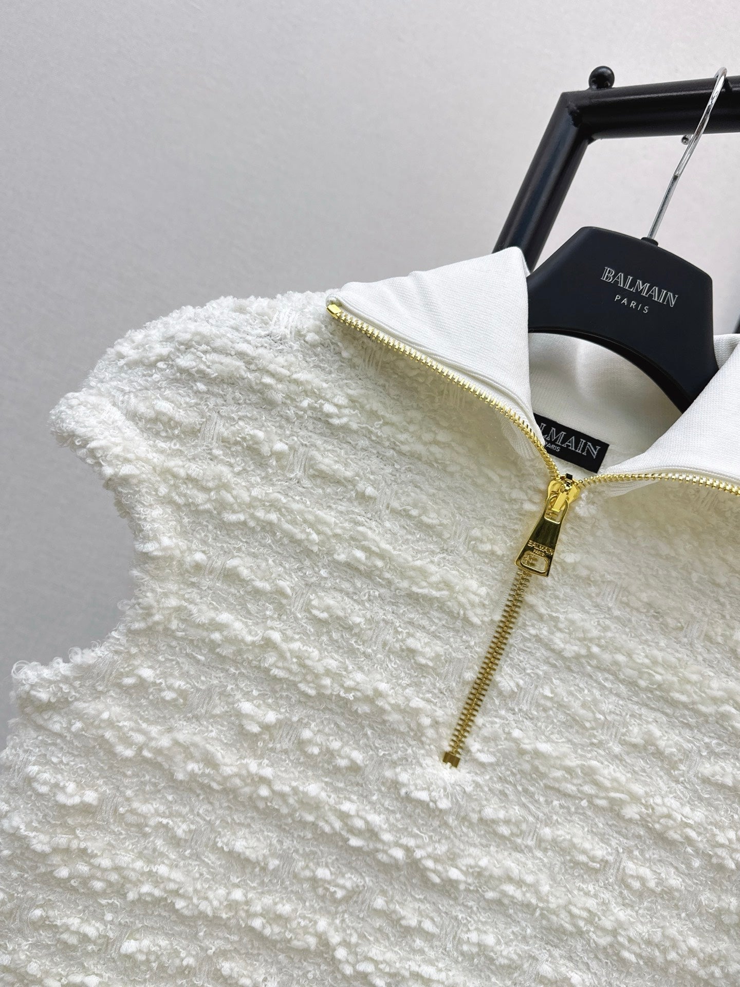 Ba1 NEW sleeveless knitwear