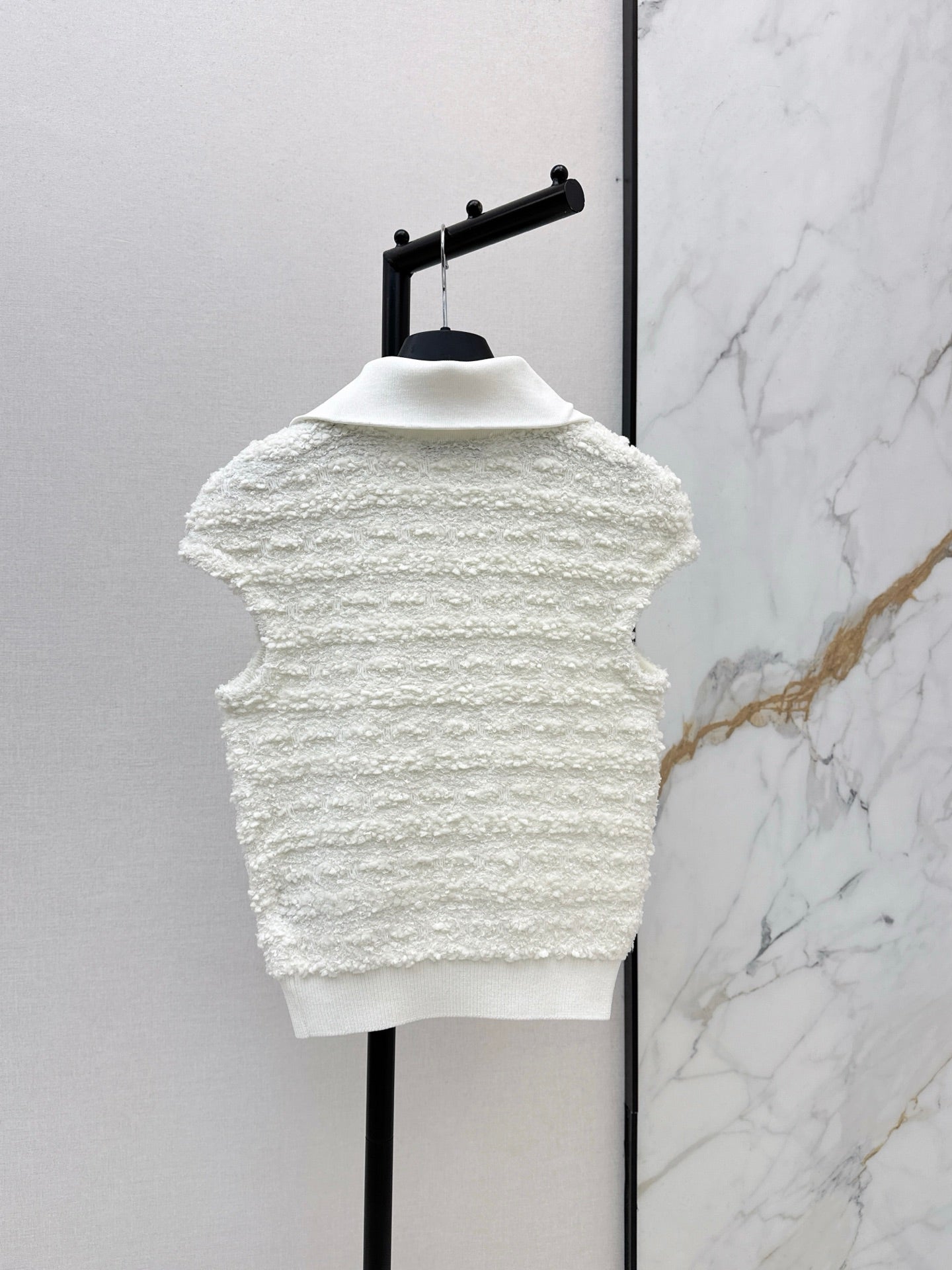 Ba1 NEW sleeveless knitwear