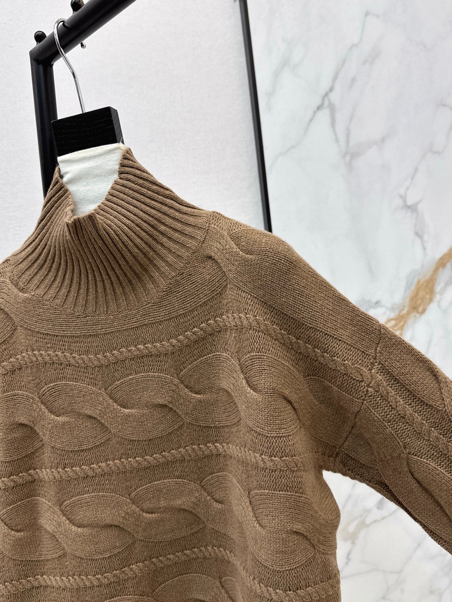 Max NEW turtleneck sweater