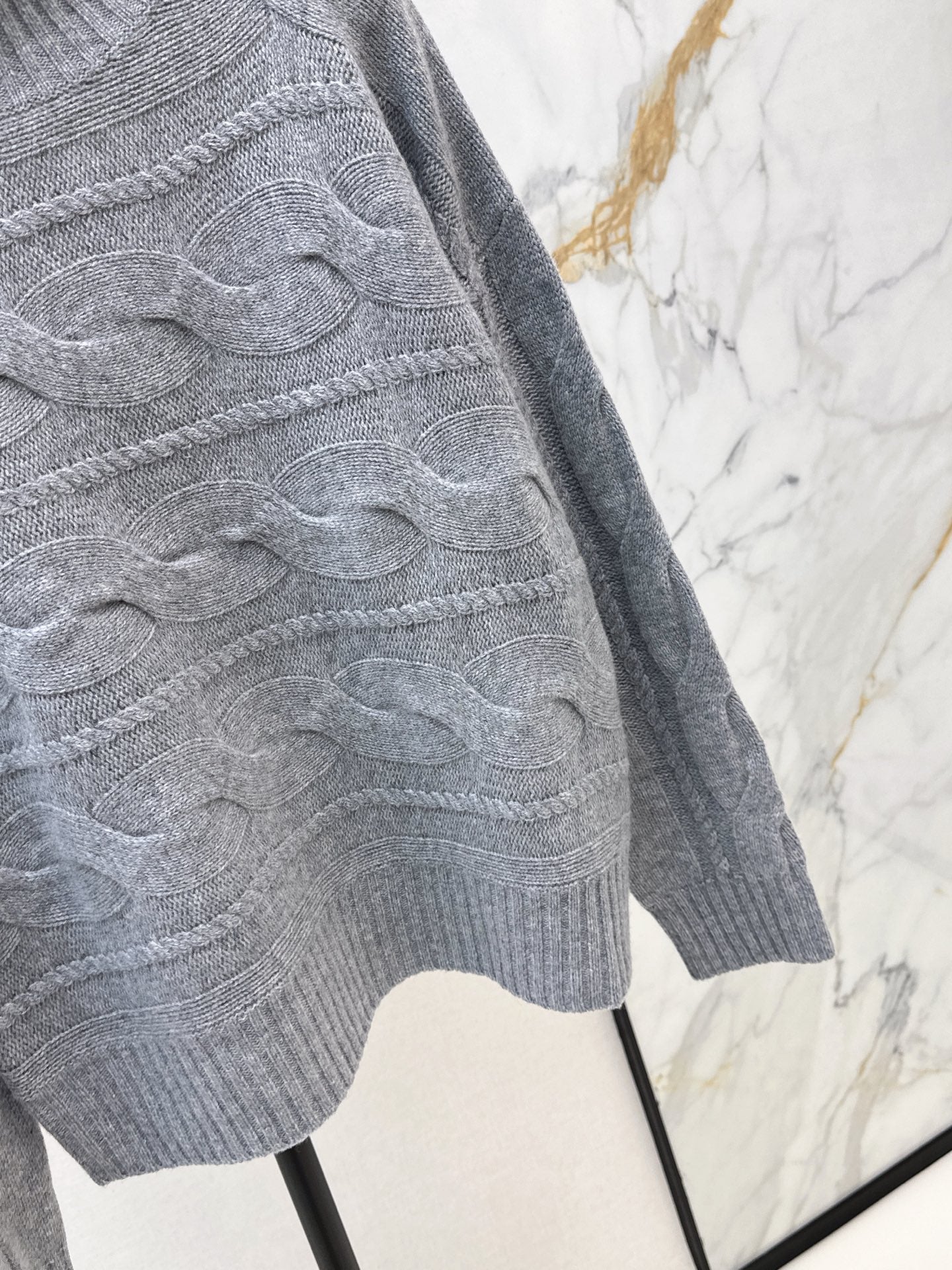 Max NEW turtleneck sweater