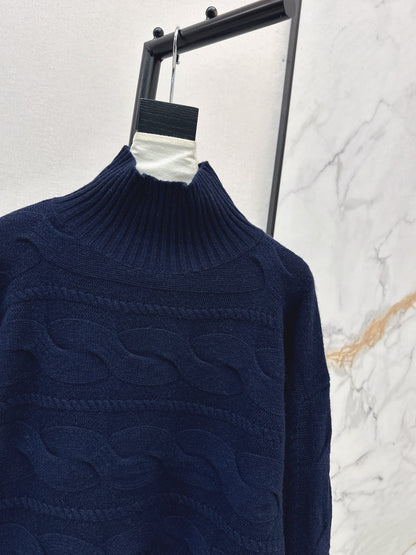 Max NEW turtleneck sweater