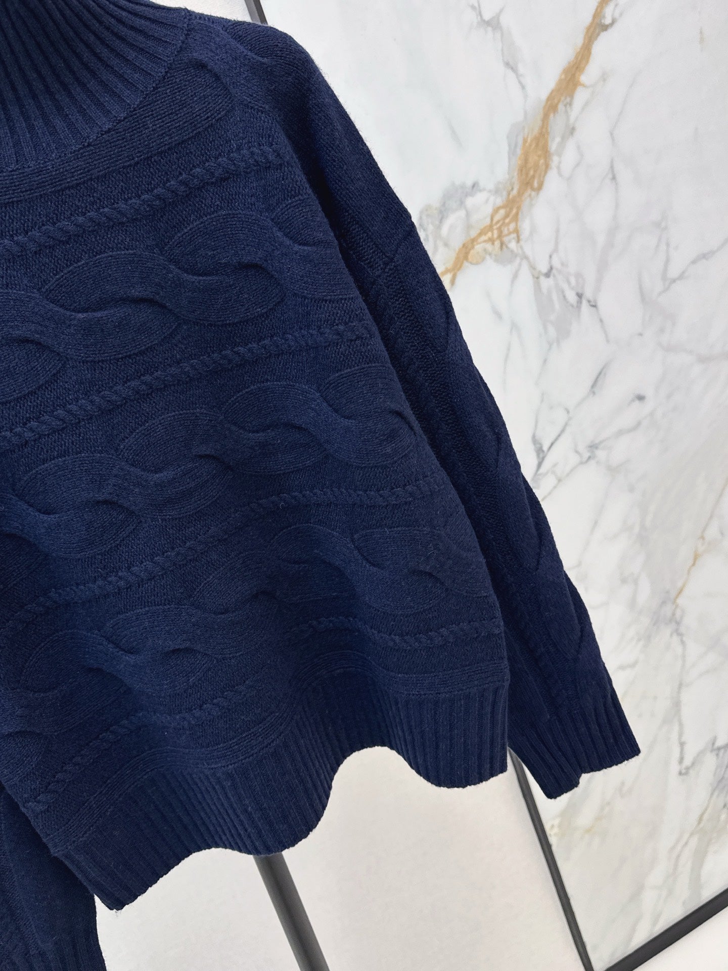 Max NEW turtleneck sweater