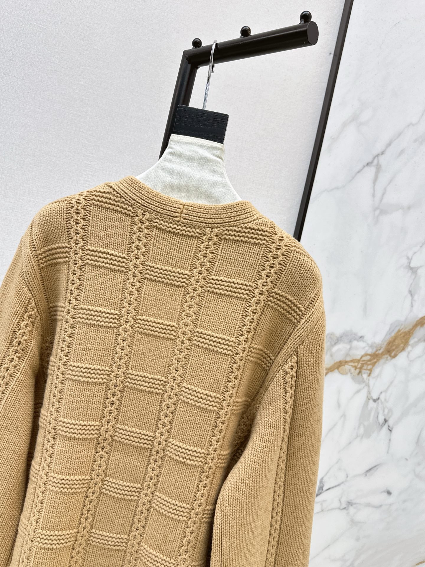 Va1 NEW V-neck cardigan