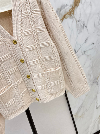 Va1 NEW V-neck cardigan