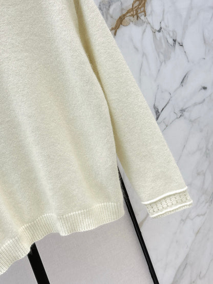 Va1 NEW Crew neck sweater