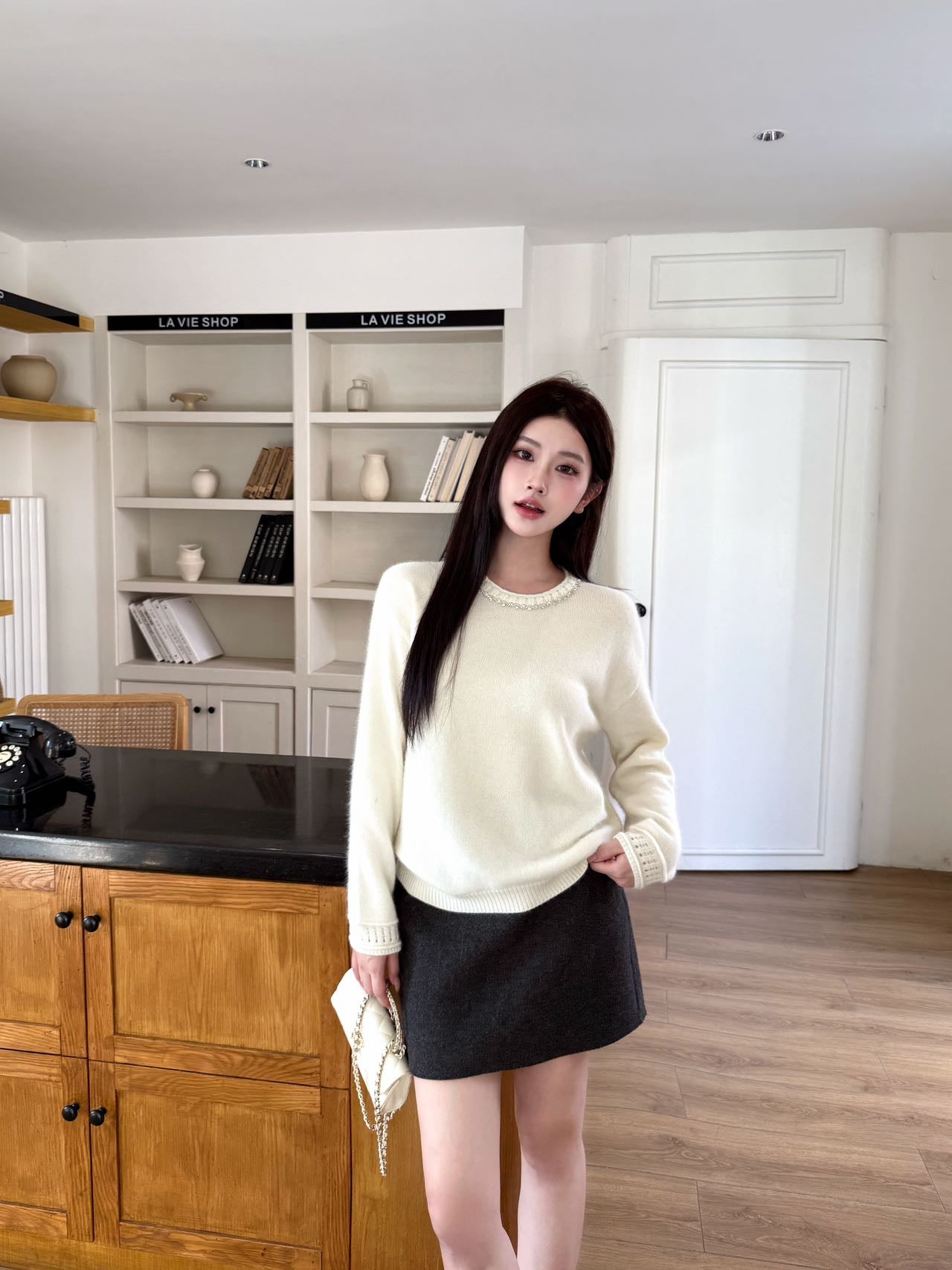 Va1 NEW Crew neck sweater