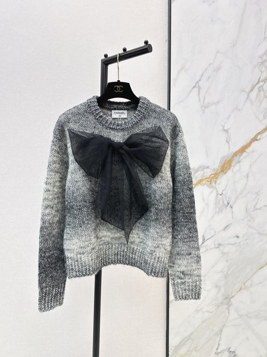 Chan NEW Gradient bow sweater