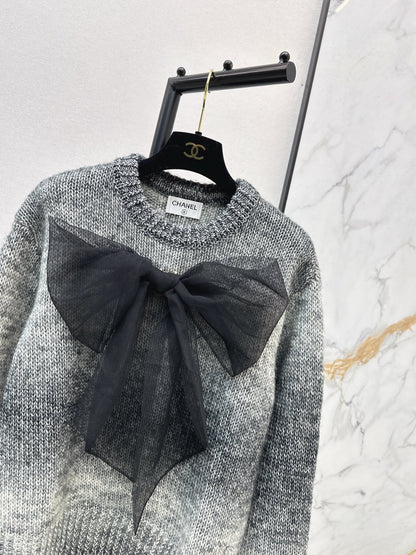 Chan NEW Gradient bow sweater