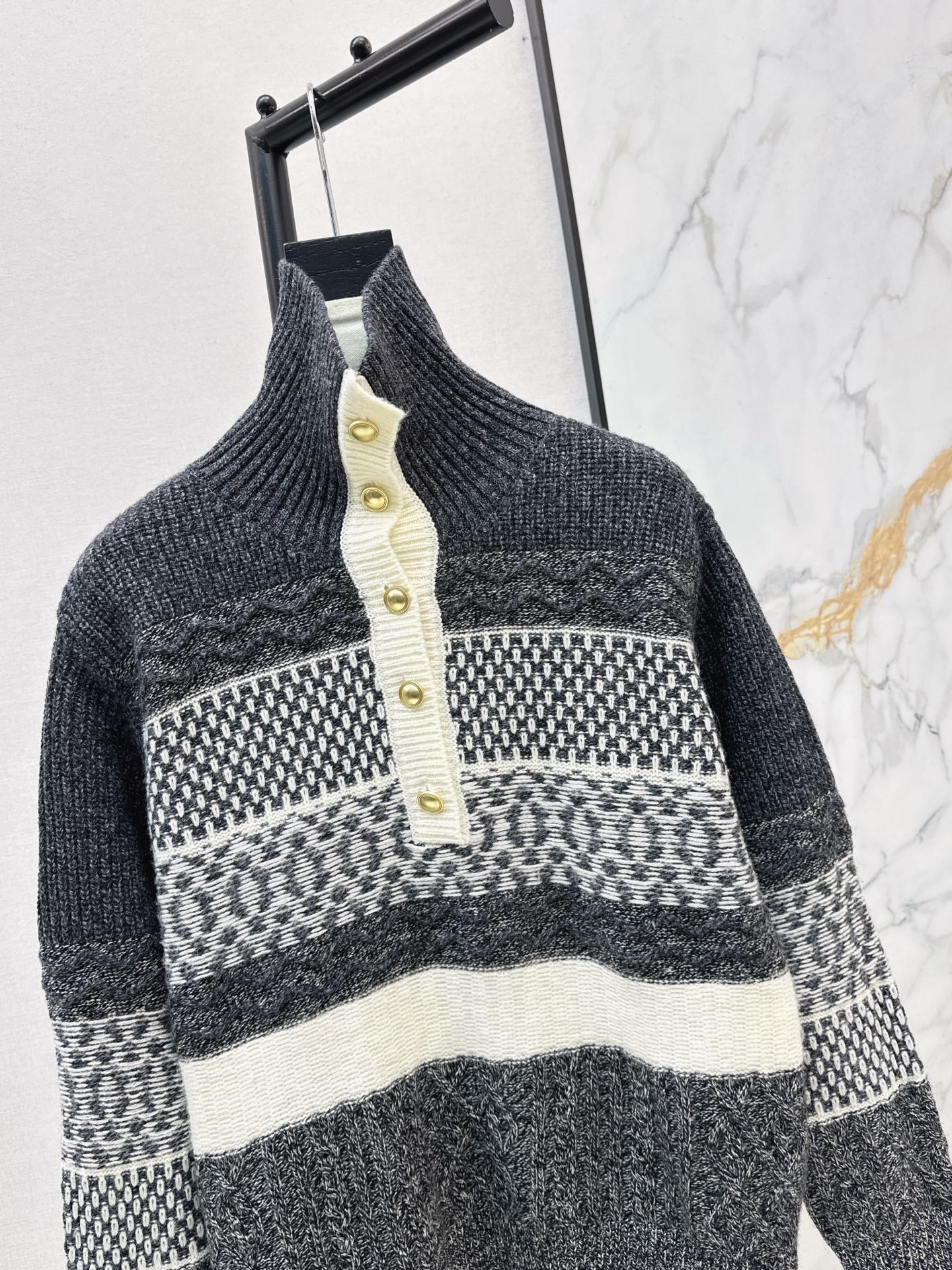 Loro NEW striped sweater