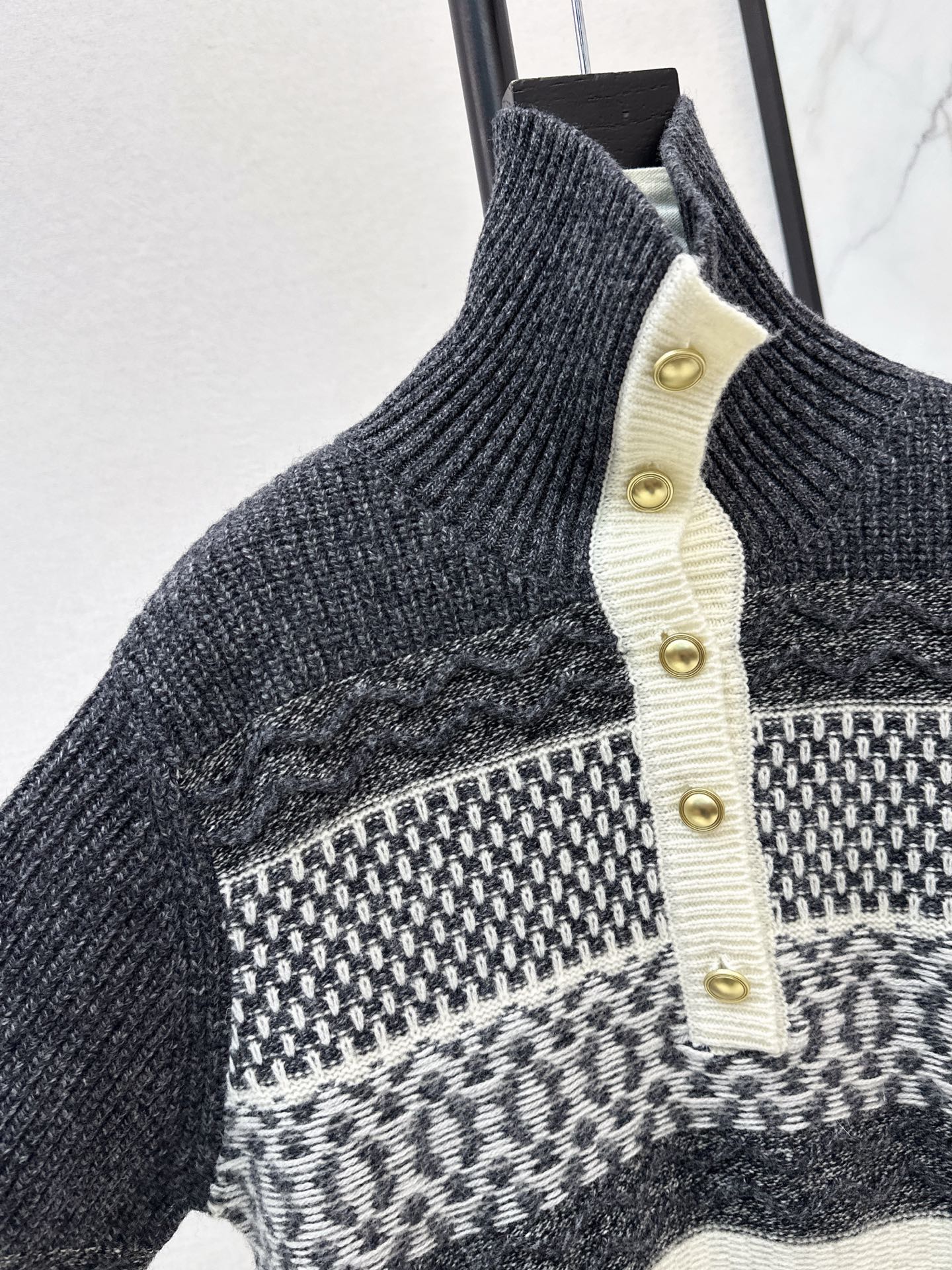 Loro NEW striped sweater