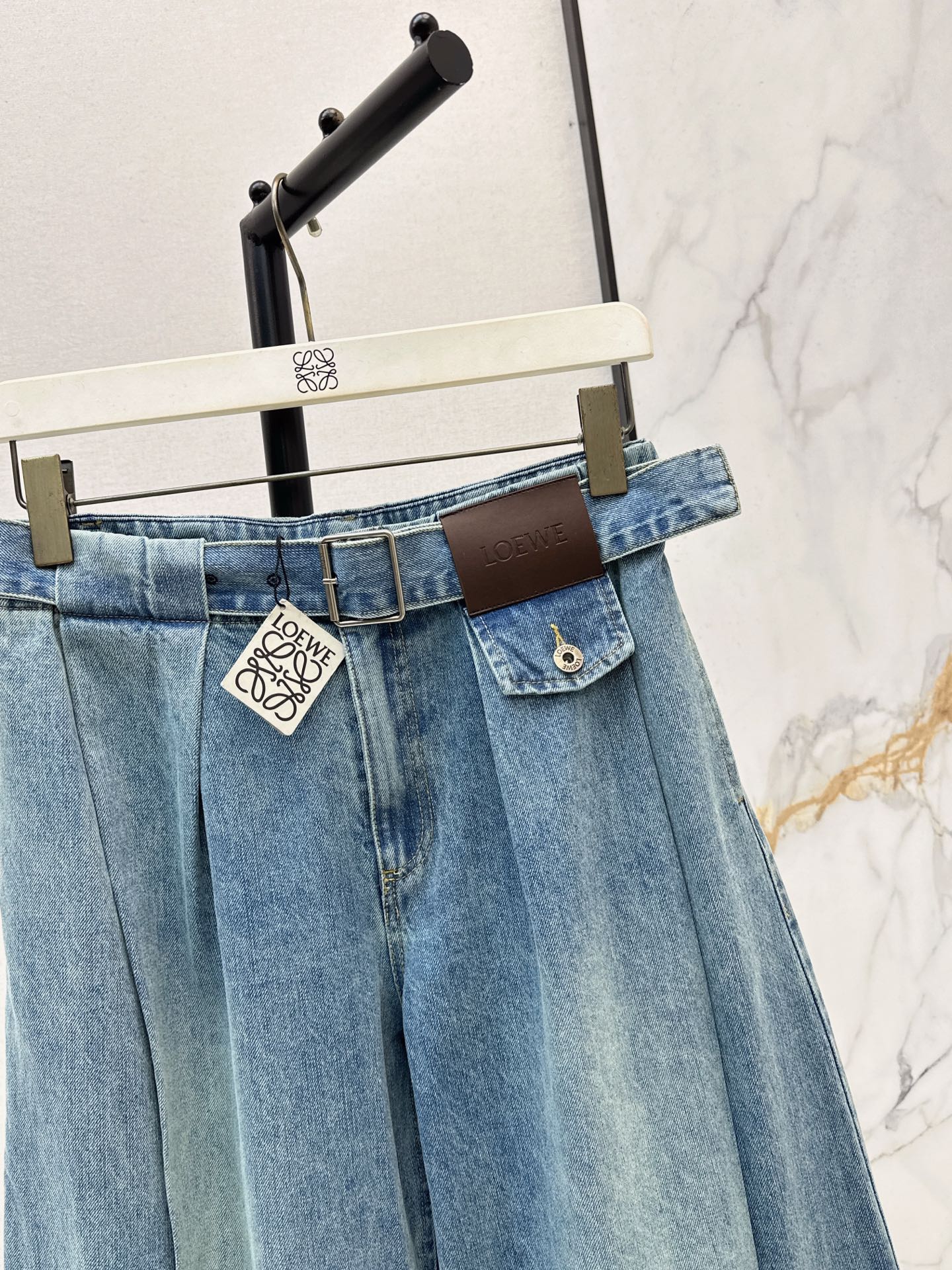 Loe NEW Wide-leg jeans