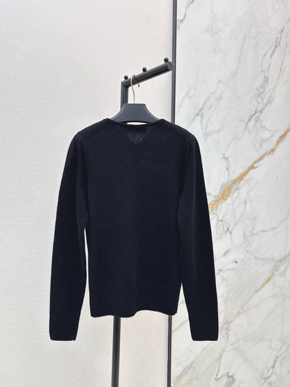 Va1 NEW knitted sweater