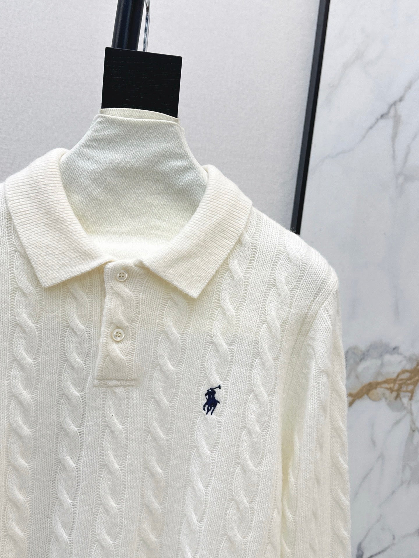 Ra1 NEW knitted sweater