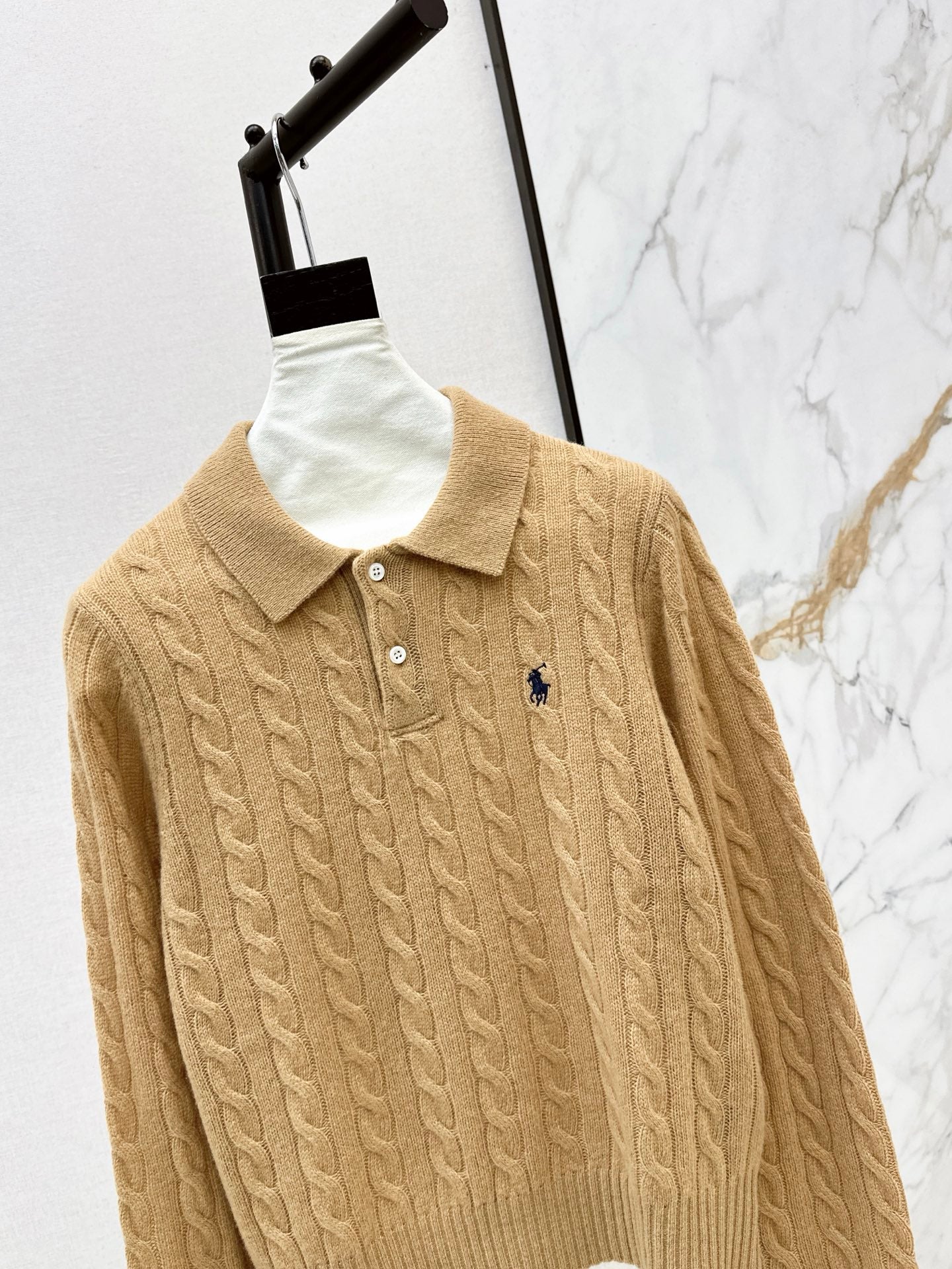 Ra1 NEW knitted sweater