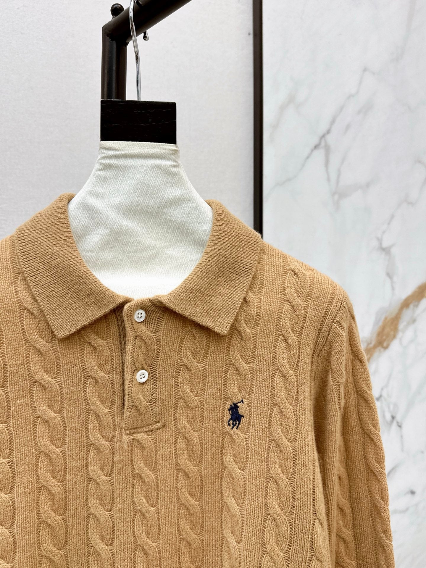 Ra1 NEW knitted sweater